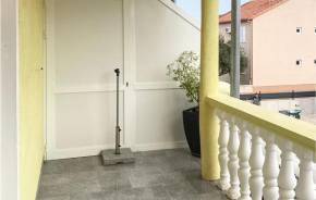 Cozy Apartment In Biograd Na Moru With Wifi